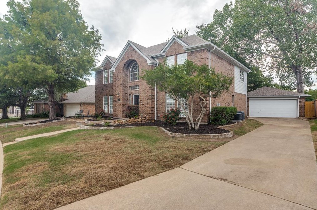 406 High Meadow Dr, Mckinney, TX 75070-3632