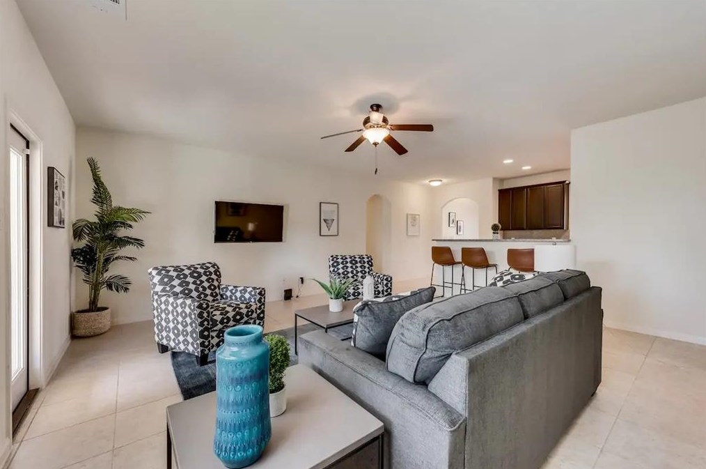808 Oak Valley, Denton, TX 76209