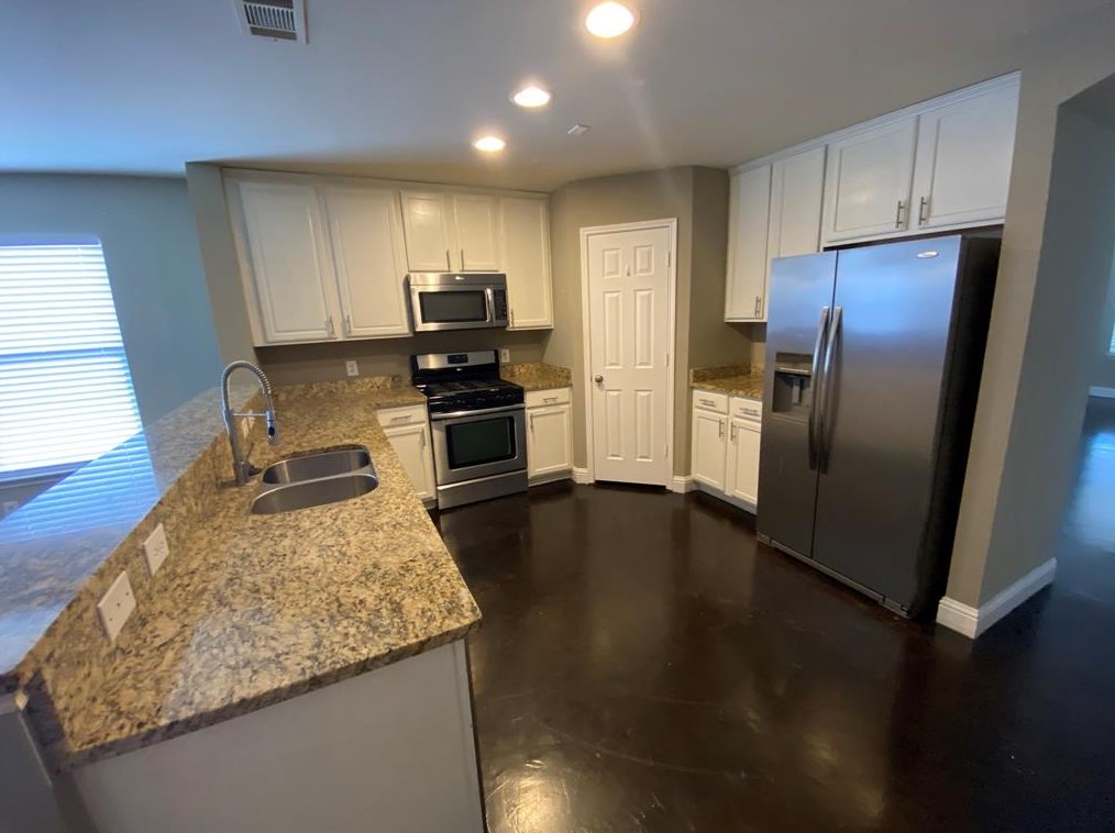 10704 Ambling Trl, Fort Worth, TX 76108