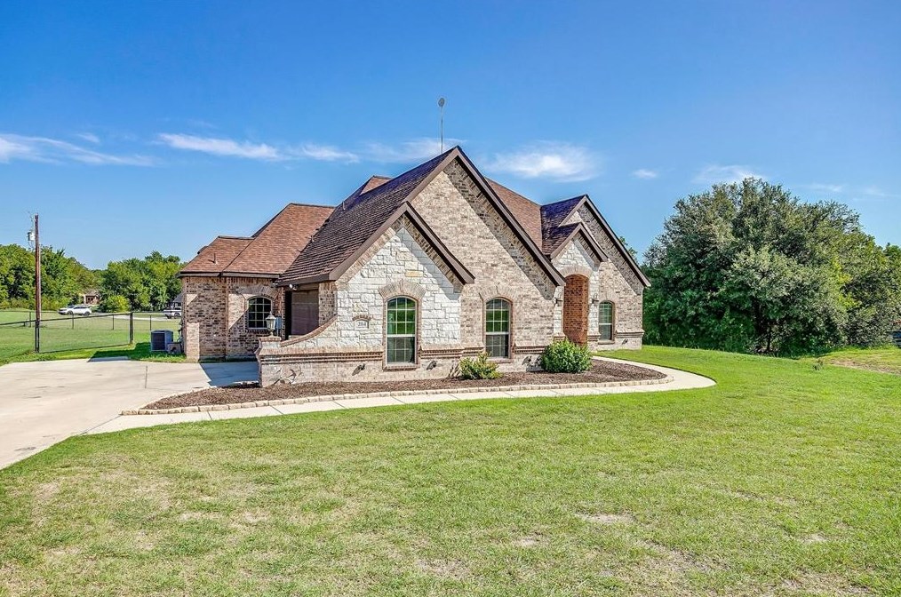 204 Cooperstown Dr, Springtown, TX 76082-6661