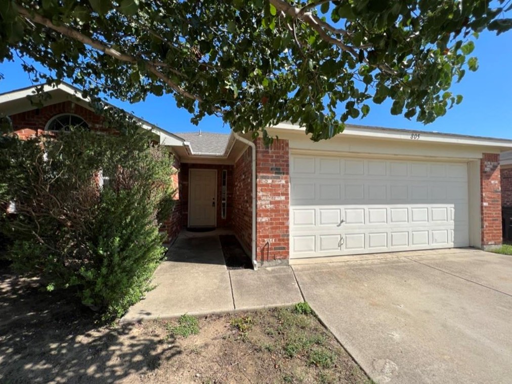 805 Buffalo Springs Dr, Fort Worth, TX 76140