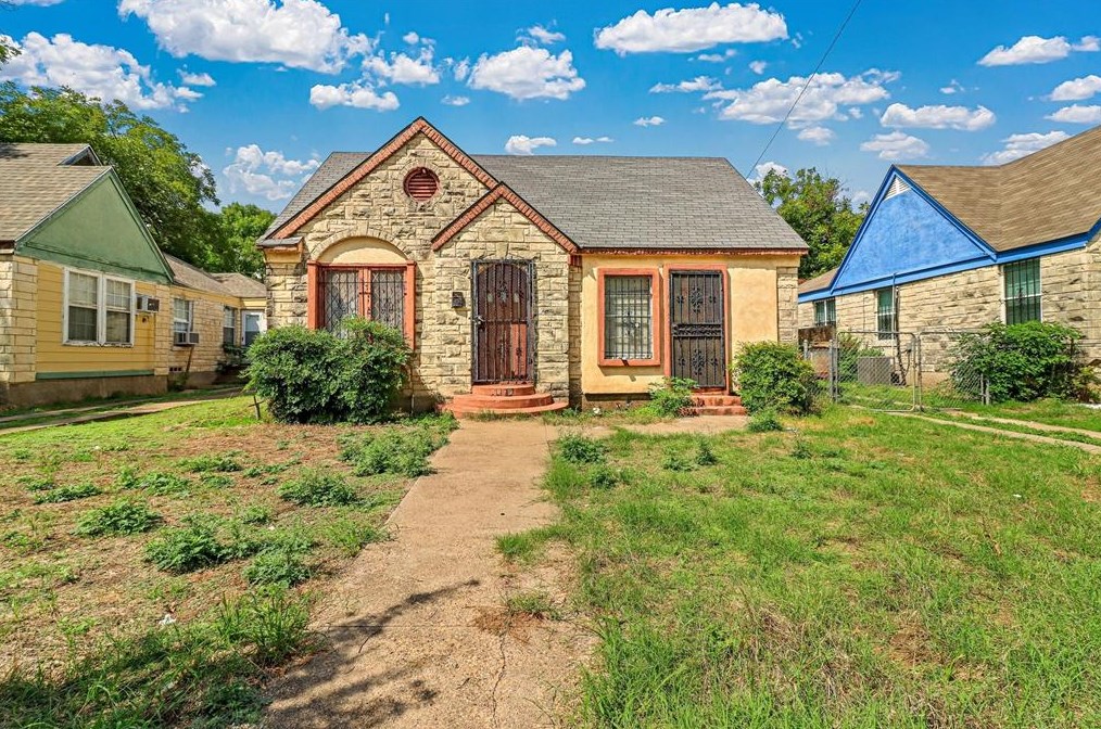 1019 Waco Ave, Dallas, TX 75216-1221