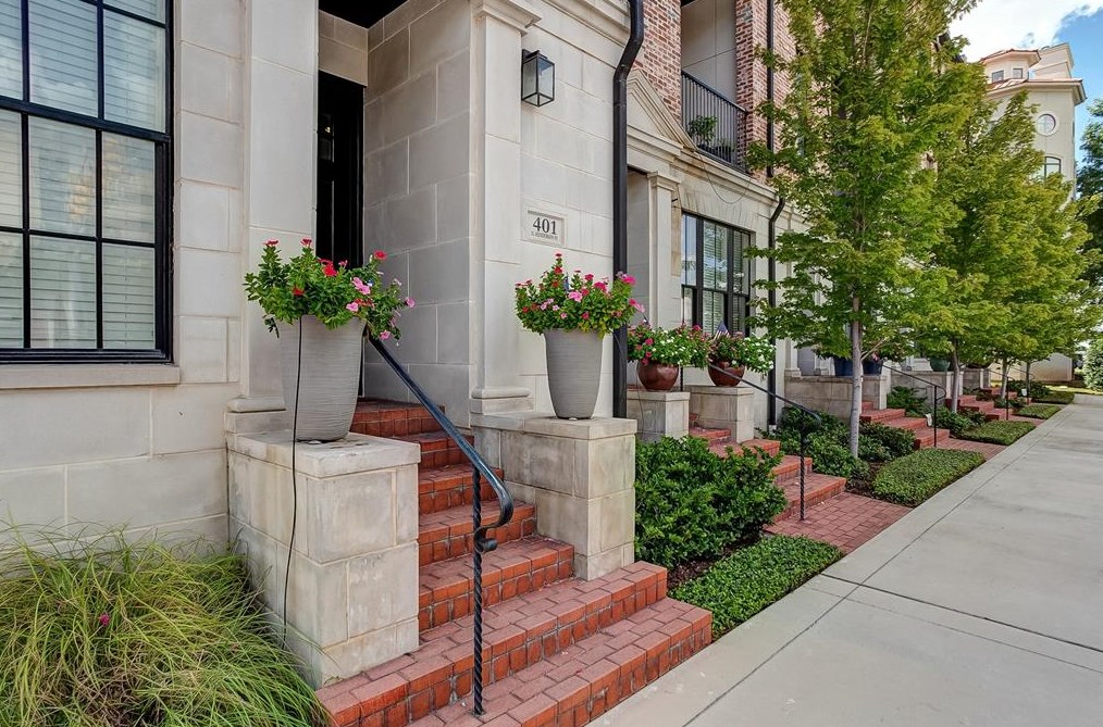 405 N Henderson St, Fort Worth, TX 76102