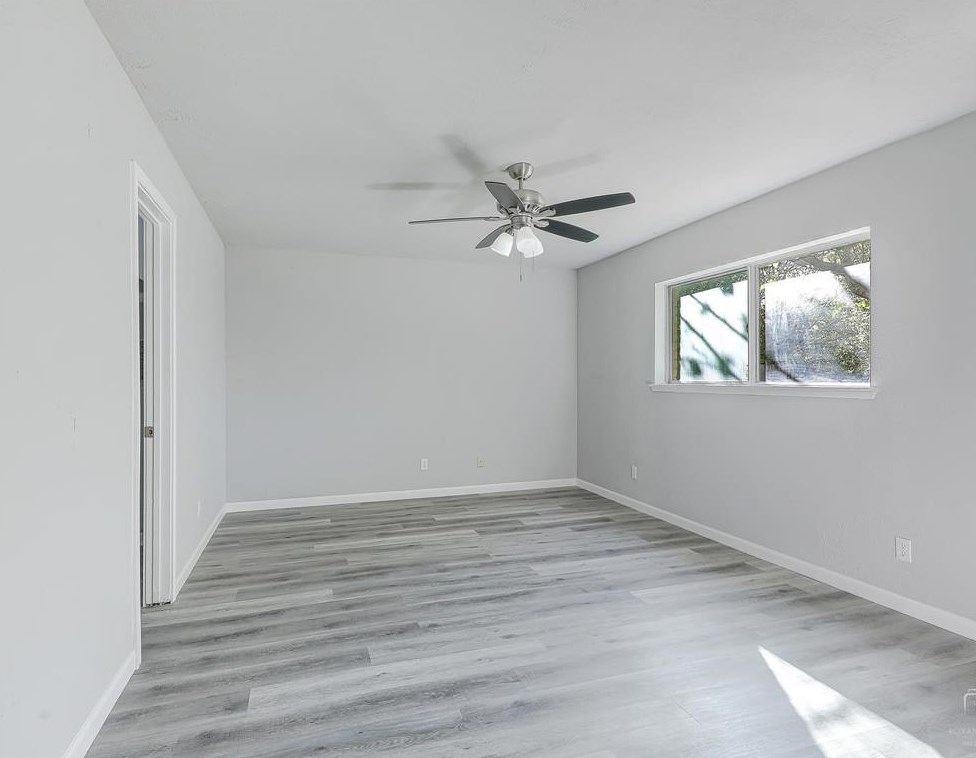 2030 Victoria Rd, Carrollton TX 75007-3120 exterior