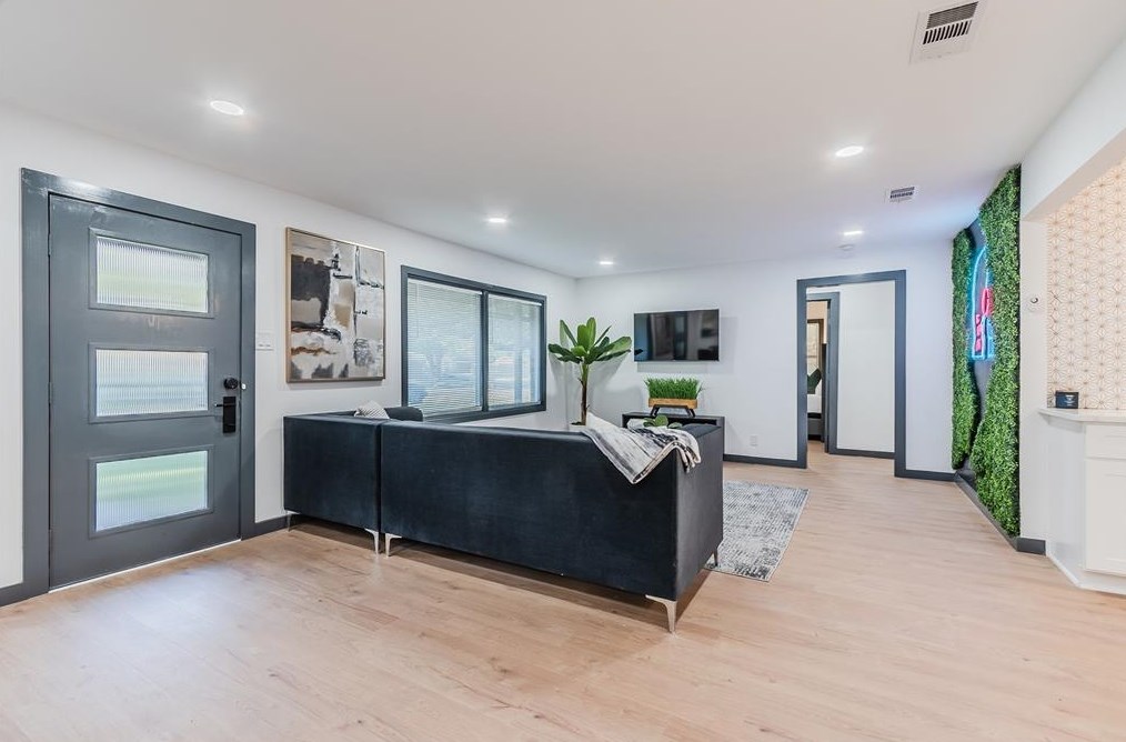 2364 San Marcus Ave, Dallas, TX 75228-3021