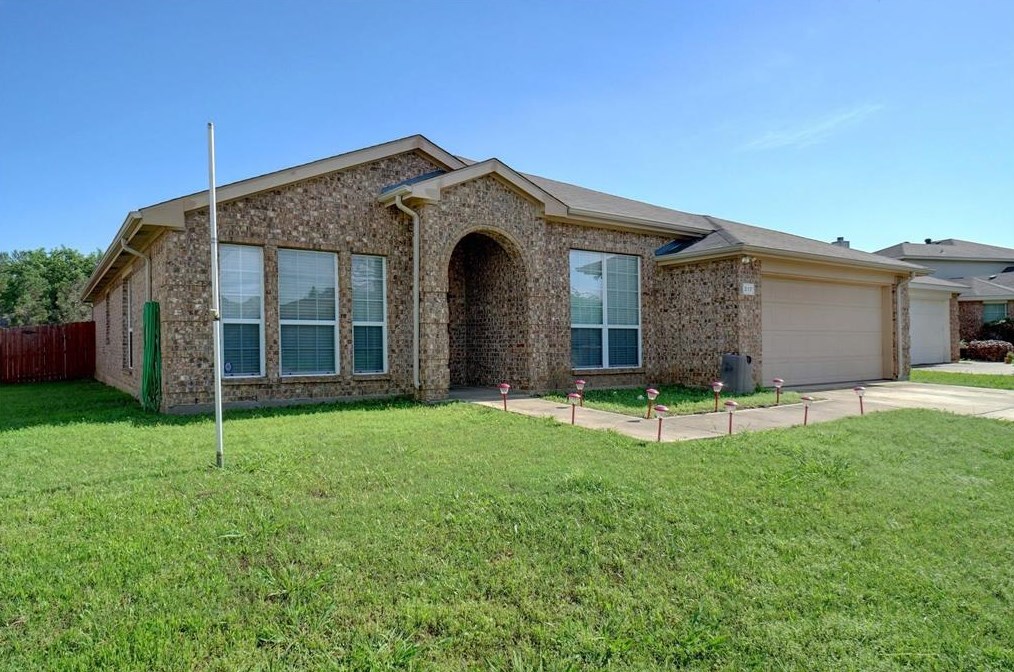 317 Tripp Trl, Denton, TX 76207
