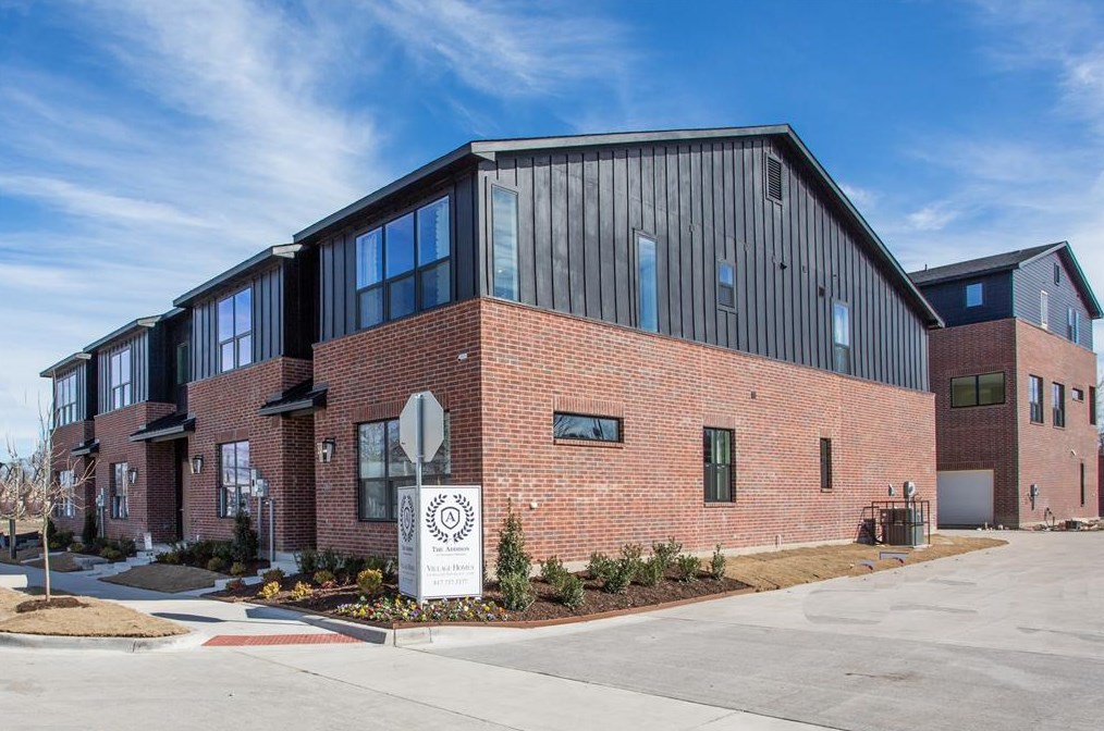 2821 Stanley Ave, Fort Worth, TX 76110