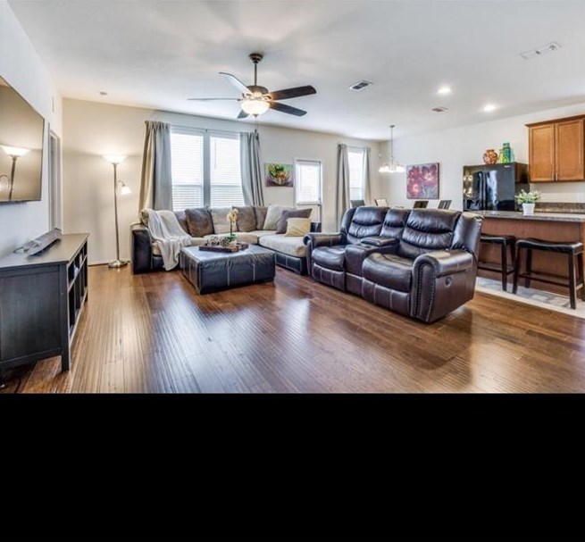1812 Megan Creek Dr, Oak Point, TX 75068