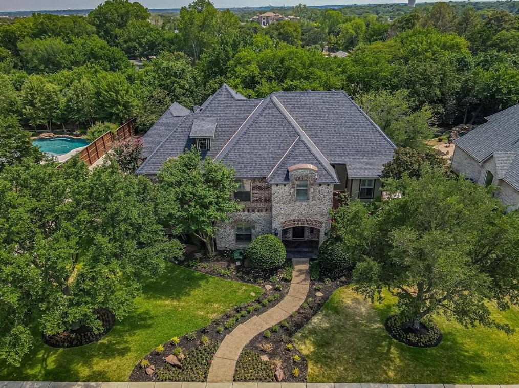 2316 Ember Woods Dr, Roanoke TX  76262-8824 exterior