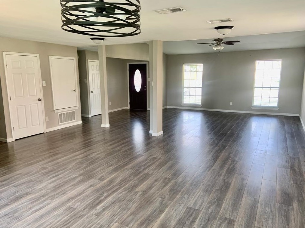 8210 Chesham Dr, Rowlett TX  75088-4363 exterior