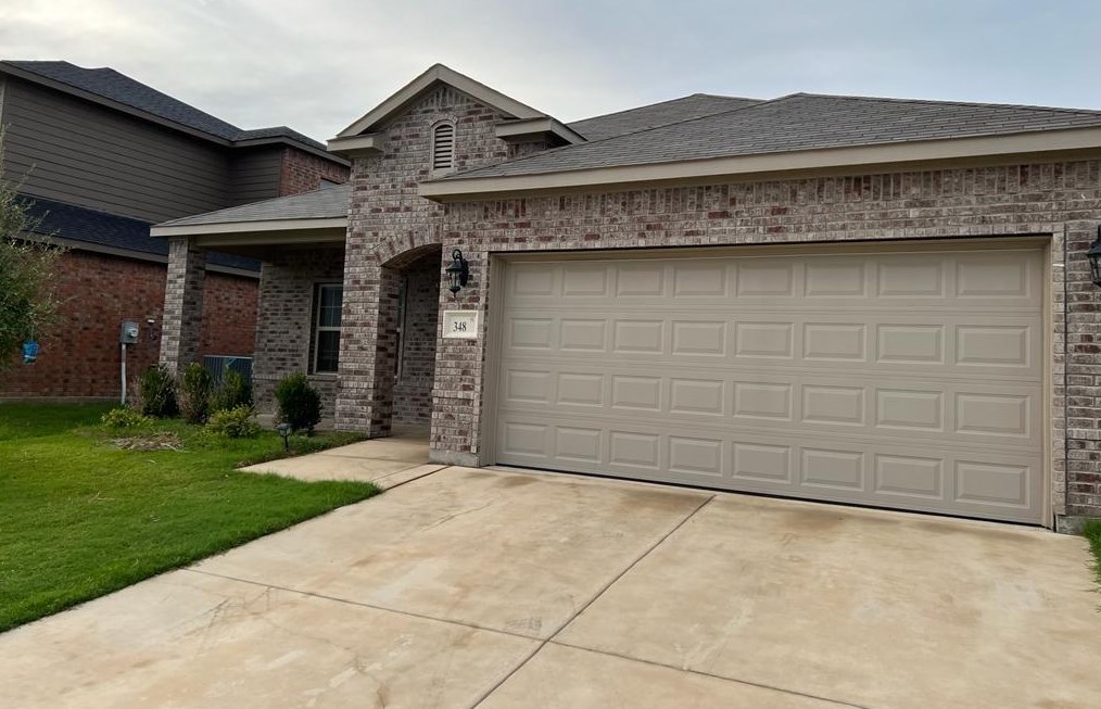 348 Lead Creek Dr, Fort Worth, TX 76131