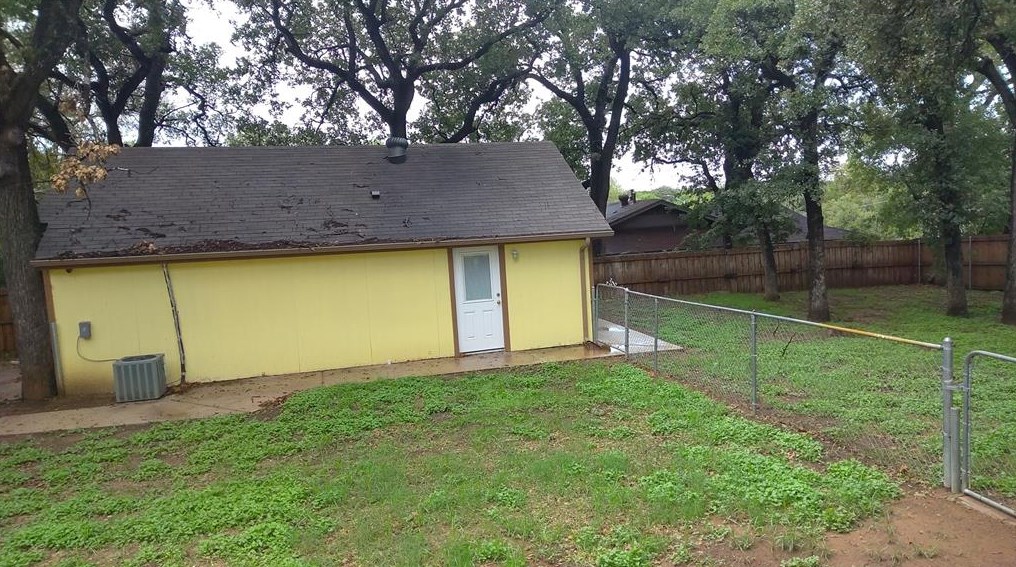 7366 Meadowbrook Dr, Fort Worth, TX 76182