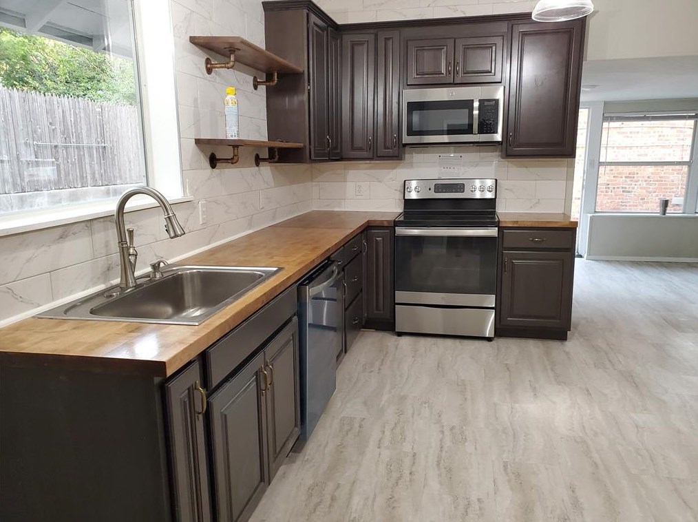 101 E Hallsell St, Decatur, TX 76234