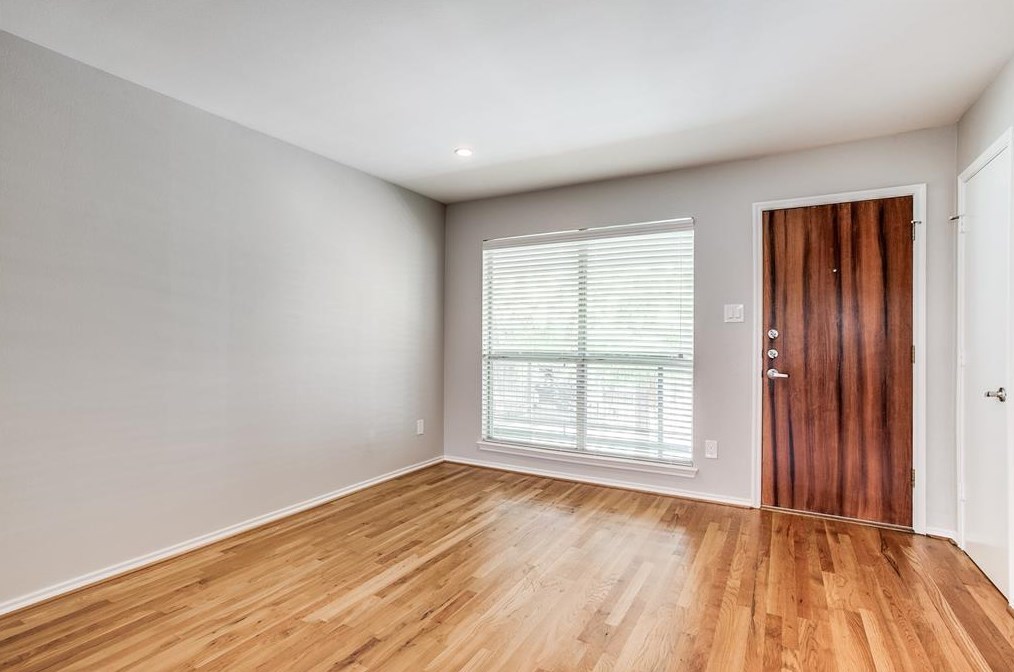 4616 W Lovers Ln Apt 210, Dallas, TX 75209