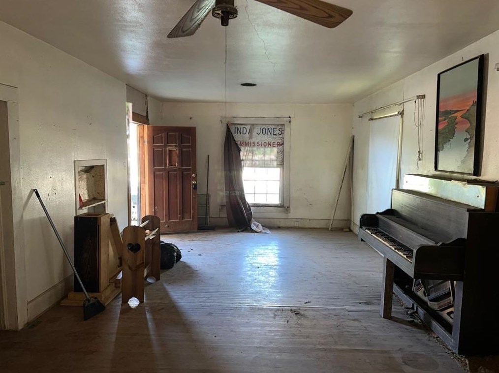 815 4th Ave, Mineral Wells, TX 76067-5847