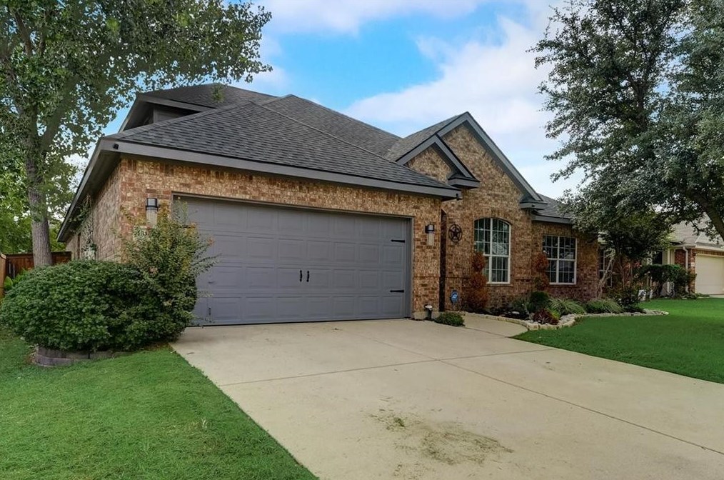 10404 Bear Creek Trl, Keller, TX 76244-6515