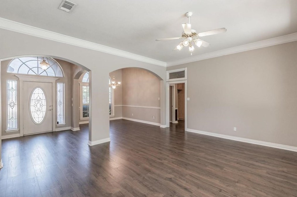 1141 Nw Renfro St, Burleson, TX 76028