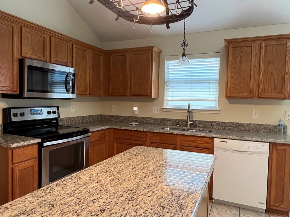 2060 Falls Creek Dr, Oak Point, TX 75068