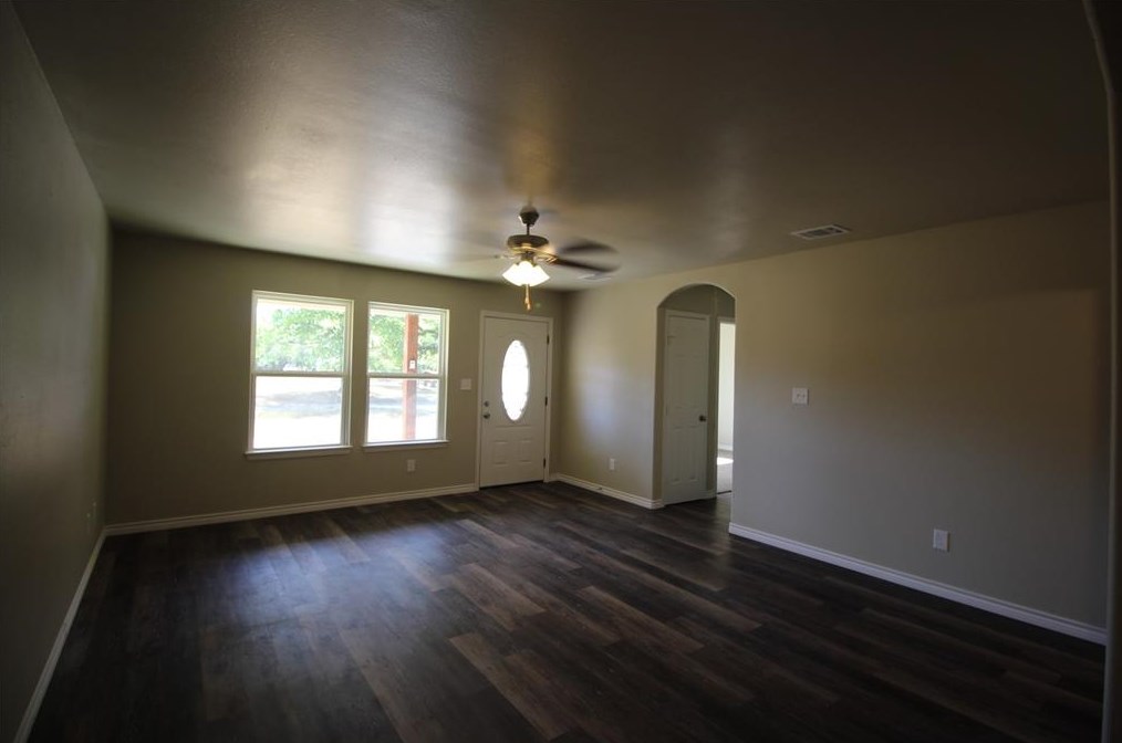 820 Cove Dr, Quinlan, TX 75474