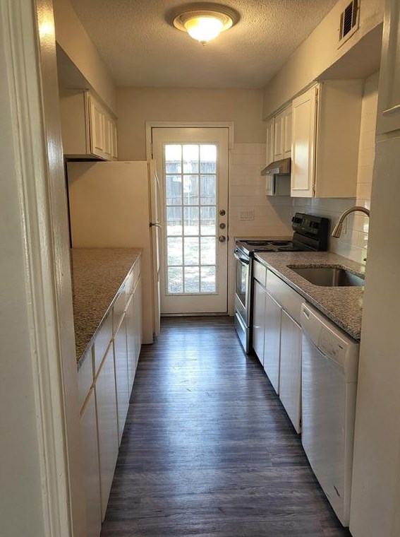 13503 Red Fern Ln, Dallas TX  75240-5808 exterior