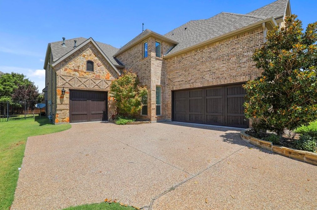 2219 Greenan Dr, Roanoke, TX 76262