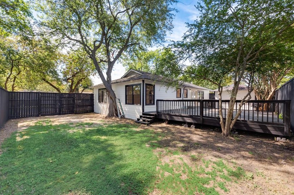 419 Gross St, Mesquite TX 75149-4022 exterior