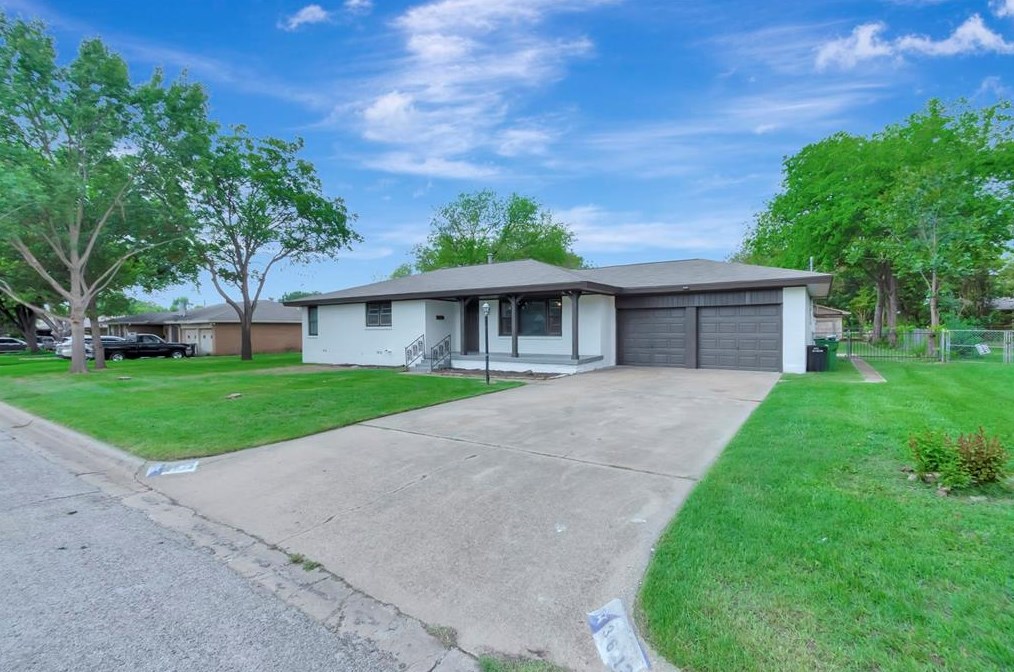 3613 Scranton Dr, Fort Worth, TX 76118