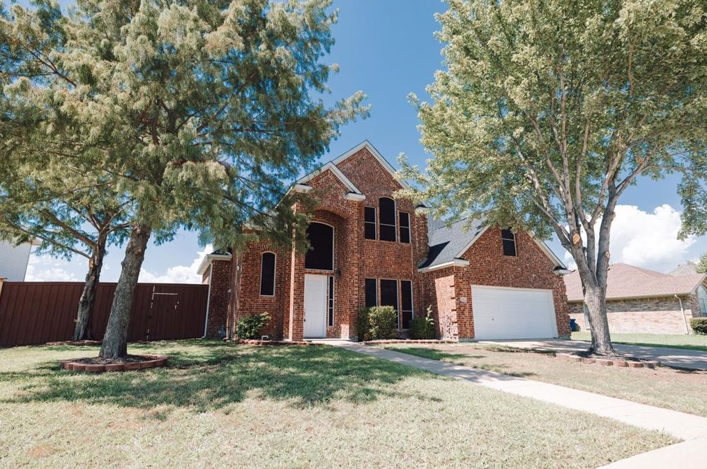 157 Cottonwood Ln, Oak Point, TX 75068