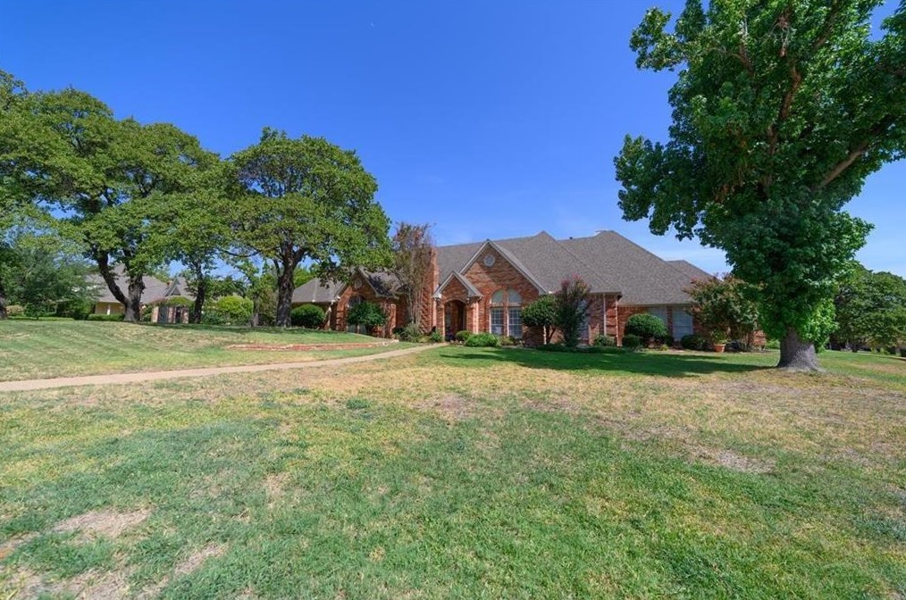 922 Emerald Blvd, Grapevine, TX 76092