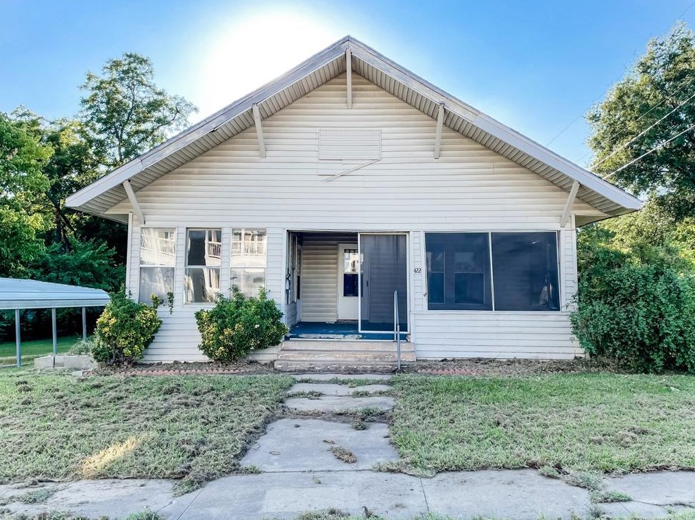 422 Woods St, Sherman, TX 75092-5623
