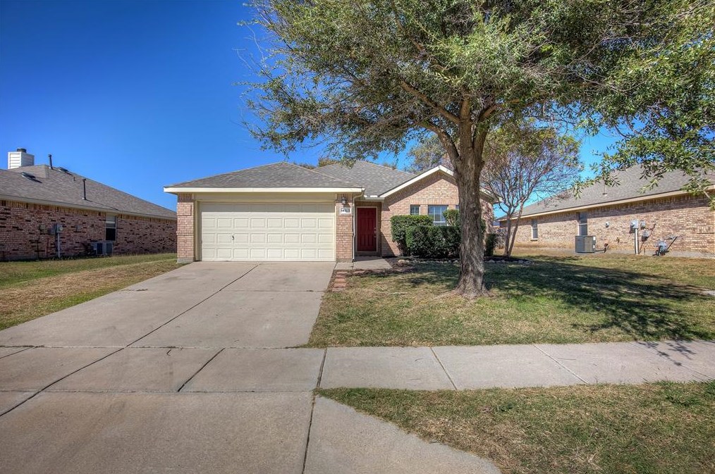 14105 Rodeo Daze Dr, Haslet, TX 76052