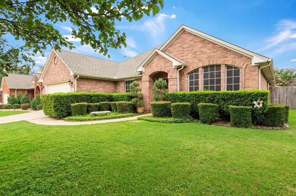 1803 Clover Hill Rd, Midlothian, TX 76063