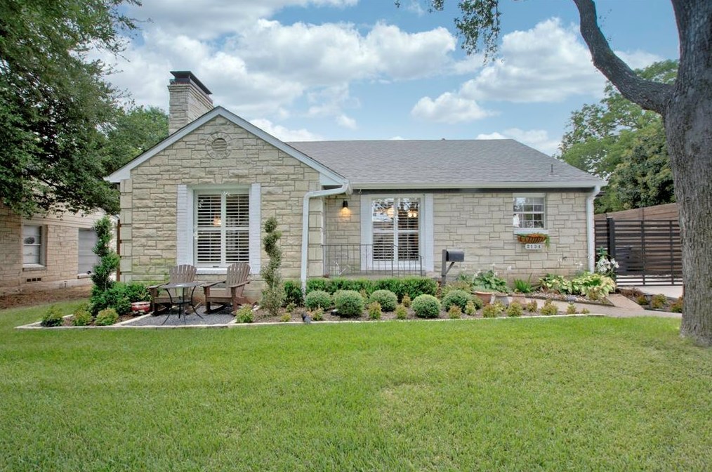 2134 Barberry Dr, Dallas, TX 75211