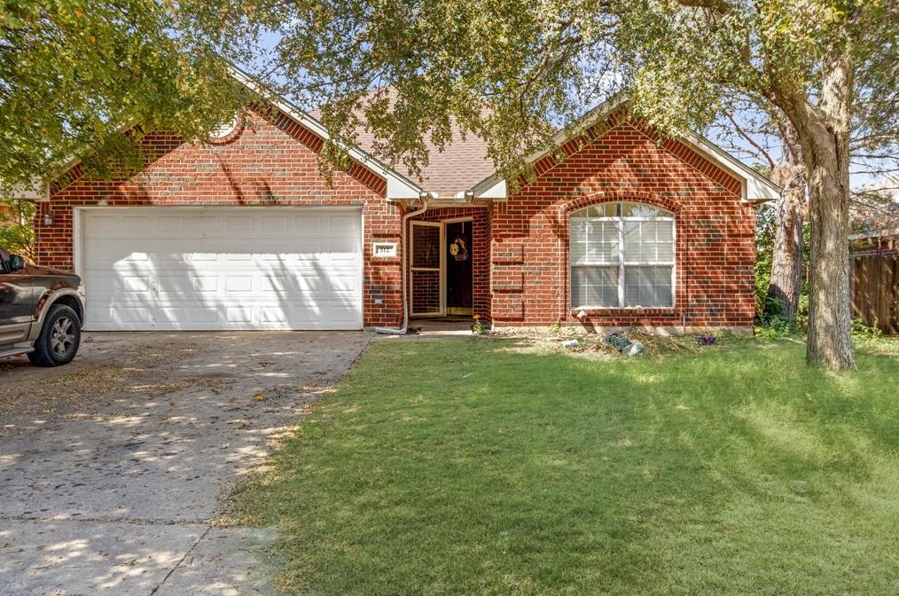 512 Olive St, Crowley, TX 76036