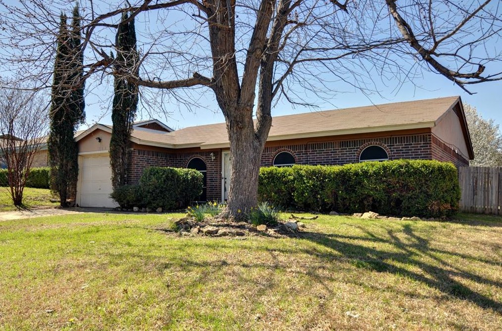 708 Annapolis Dr, Fort Worth, TX 76108