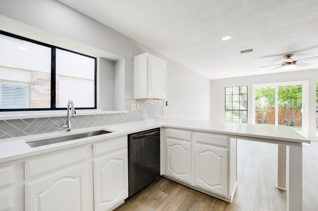 408 Longshadow Ln, Mesquite TX 75149-5998 exterior