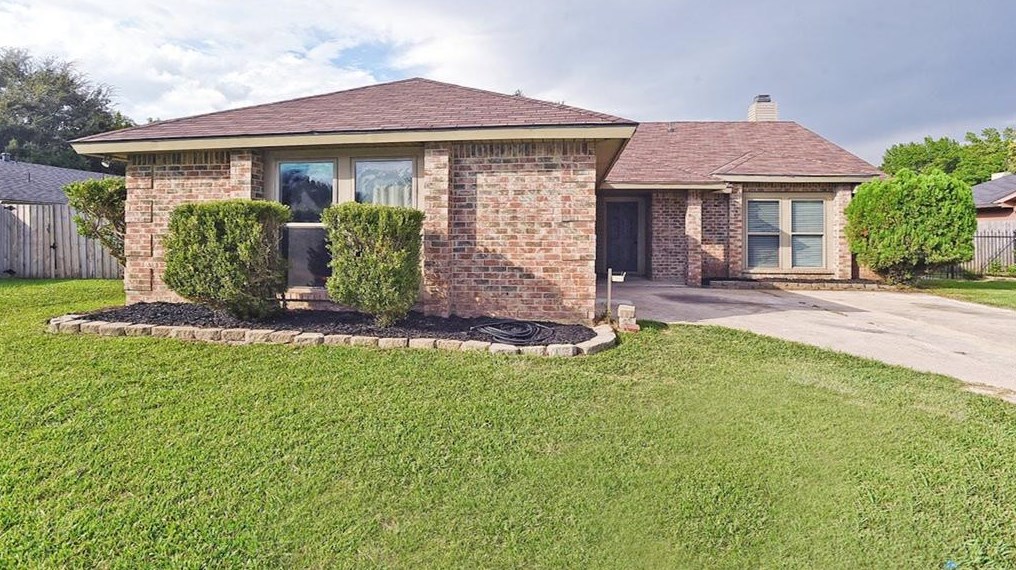 3921 Windflower Ln, Fort Worth, TX 76137