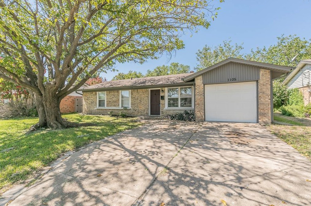 1105 Rutherford Dr, Mesquite, TX 75149-6129