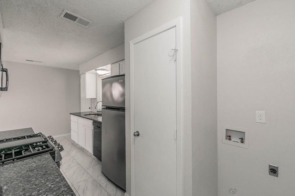 1105 Rutherford Dr, Mesquite TX 75149-6129 exterior