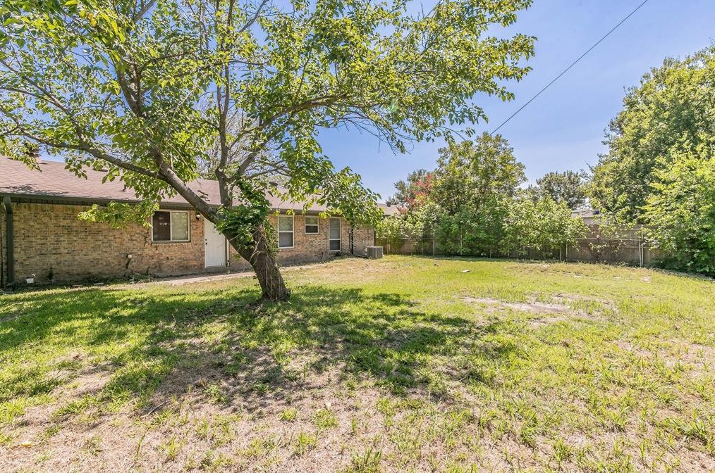 1105 Rutherford Dr, Mesquite TX 75149-6129 exterior