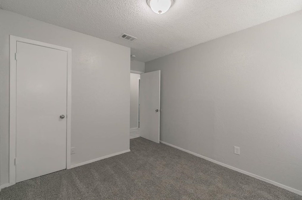 1105 Rutherford Dr, Mesquite TX 75149-6129 exterior