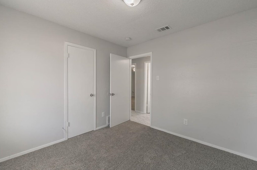 1105 Rutherford Dr, Mesquite TX 75149-6129 exterior