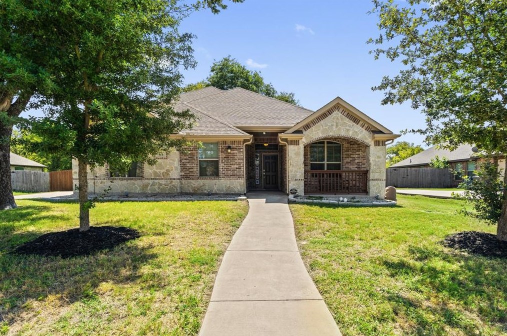 914 Blue Quail Run, Oak Leaf, TX 75154-8443