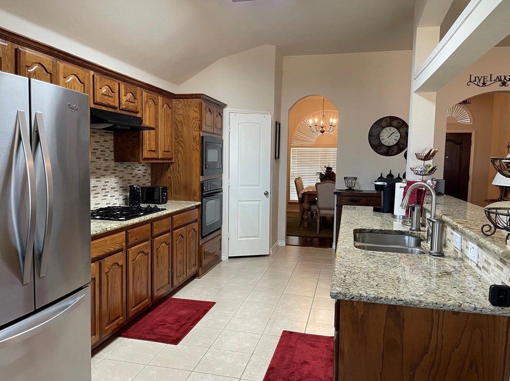 3809 Knight Dr, Rowlett TX exterior