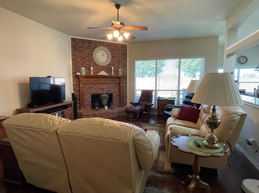 3809 Knight Dr, Rowlett TX exterior