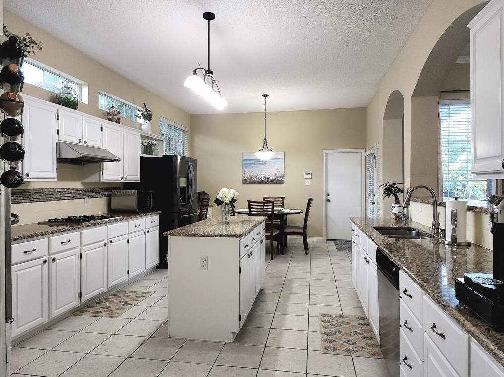 7510 Sand Pne Dr, Rowlett TX 75089-2764 exterior