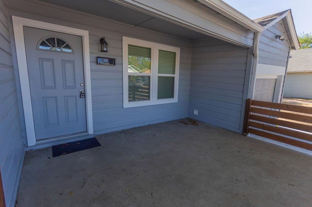 2015 May St, Fort Worth, TX 76110