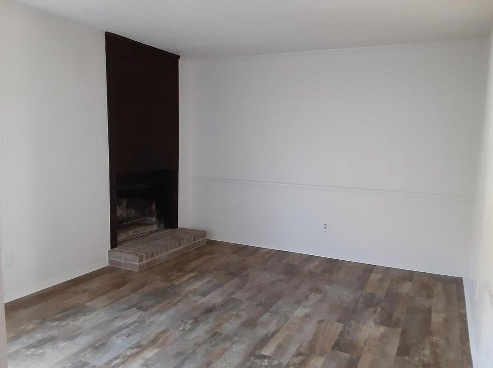 812 Nw Summercrest Blvd, Burleson, TX 76028