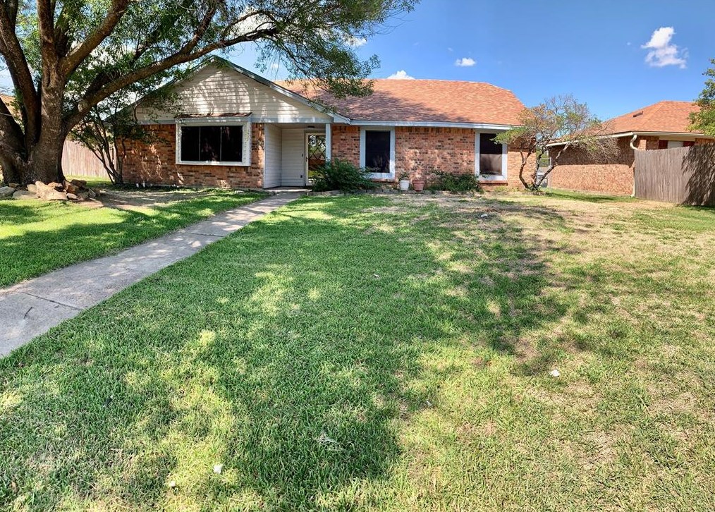 3932 Farrington St, Mesquite, TX 75150-4261