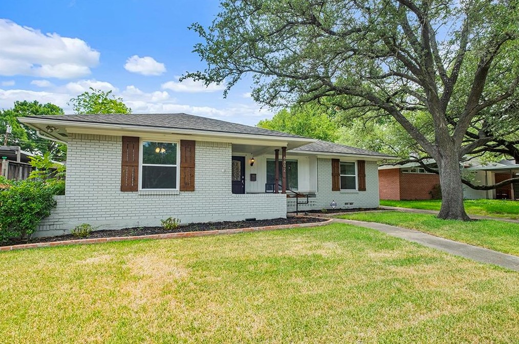 6802 Blessing Dr, Dallas, TX 75214